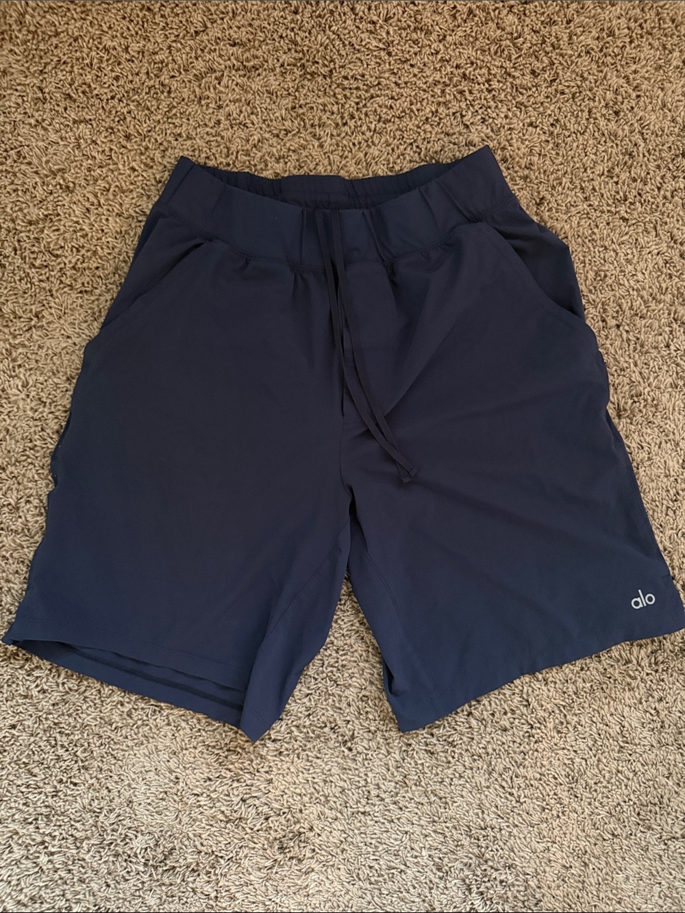 ALO Yoga Men’s Dark Navy Athletic Shorts